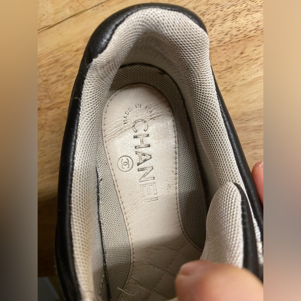 Chanel black white leather logo sneakers G 31711 - Picture 13 of 16
